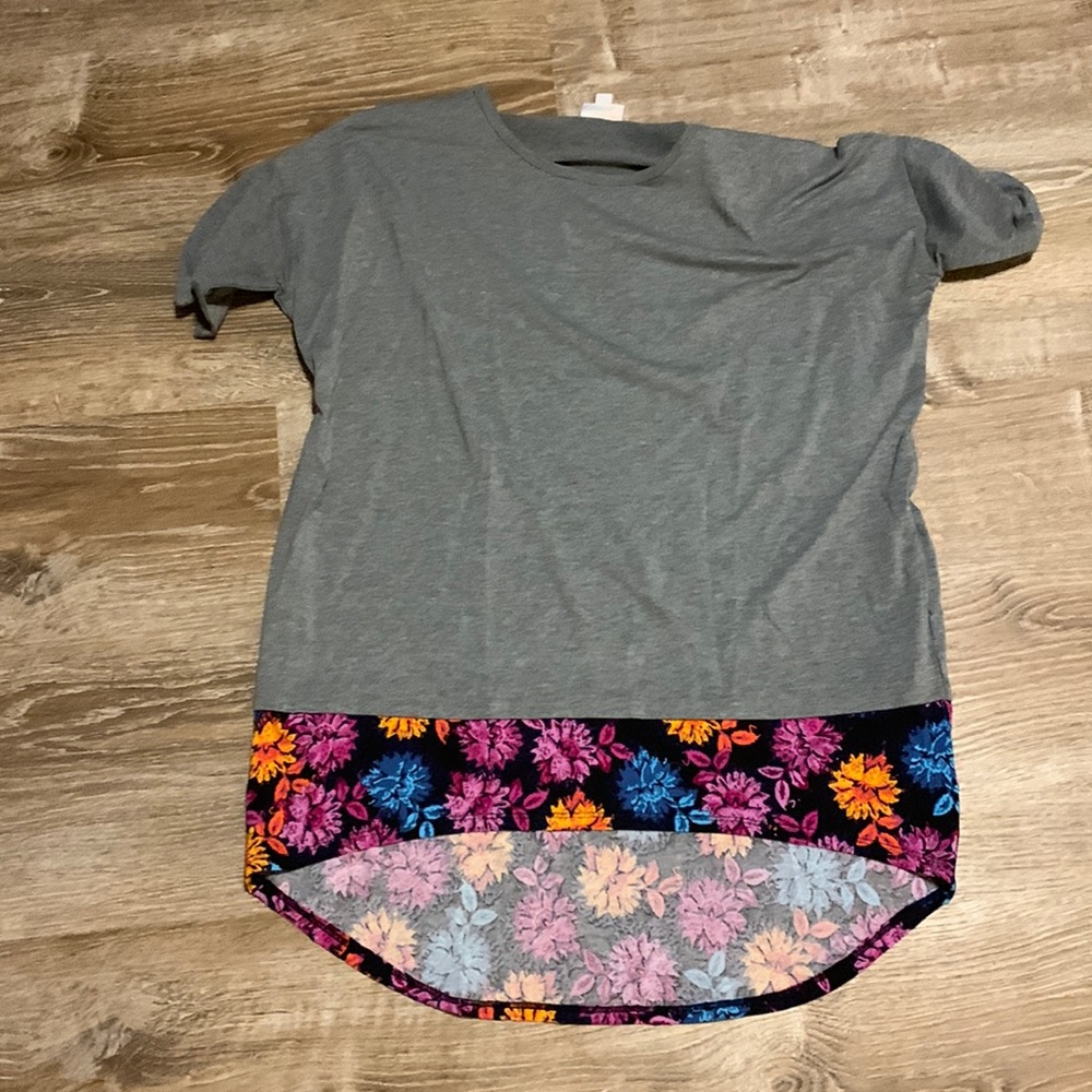 Lularoe women’s small gray top with flowers at the bottom